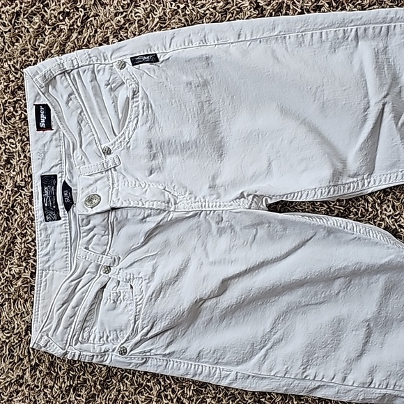 Silver Jeans - Suki Capri - Picture 3 of 6